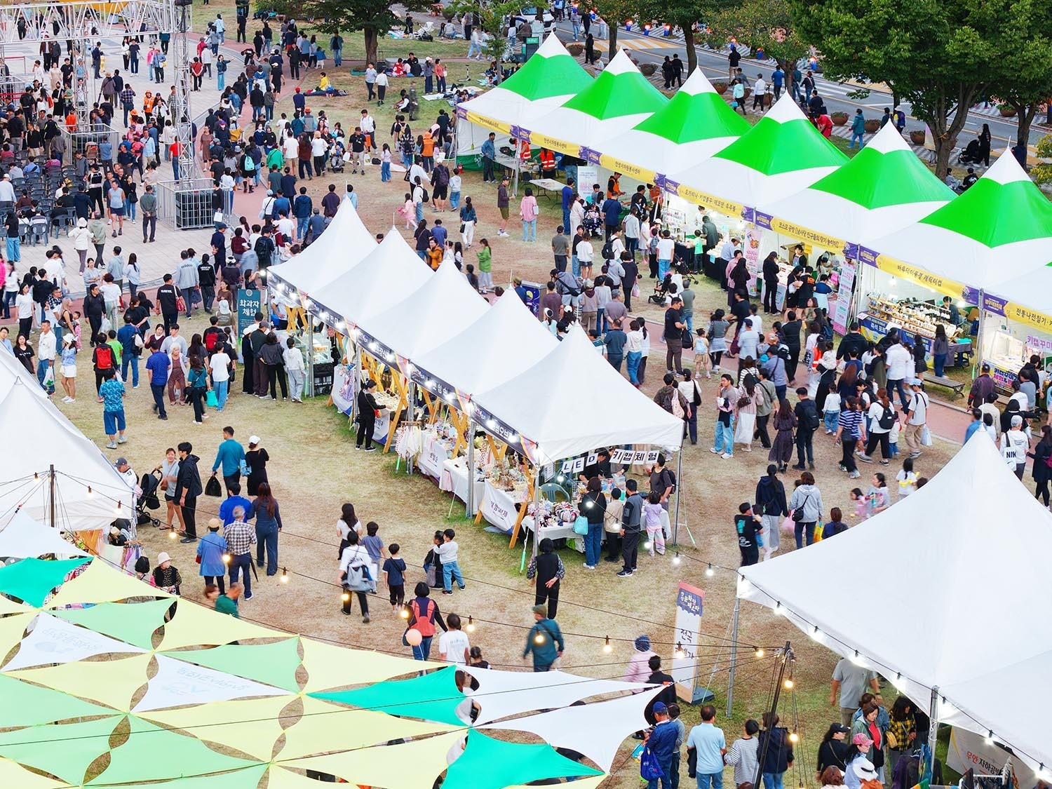The Anseong Baudeokki Festival has emerged as a venue for civic harmony where all generations come together. Provided by Anseong City