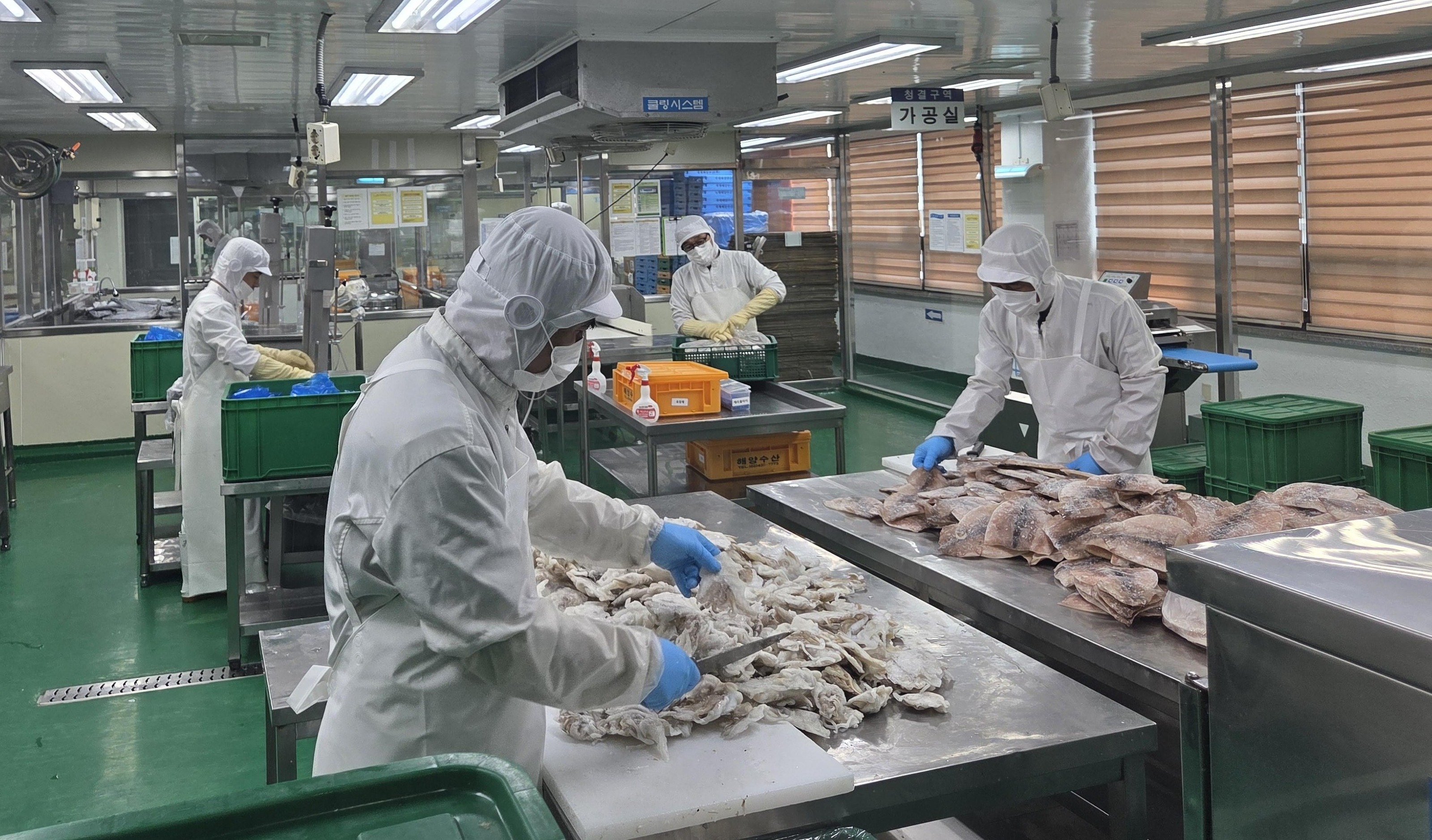 Inspection team checking school meal food ingredient suppliers. Provided by Suwon City